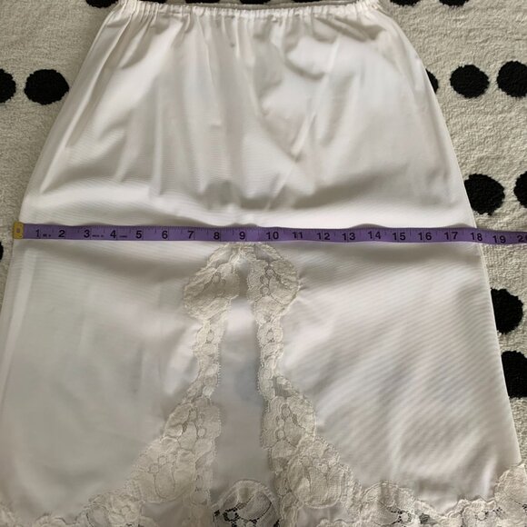 Vintage Slip Skirt Small White Embroidered Lace Slit Hem Knee Length - Picture 9 of 11